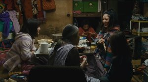 Shoplifters - Film Screenshot 4