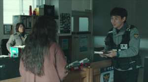 The Woman in the White Car - Film Screenshot 7